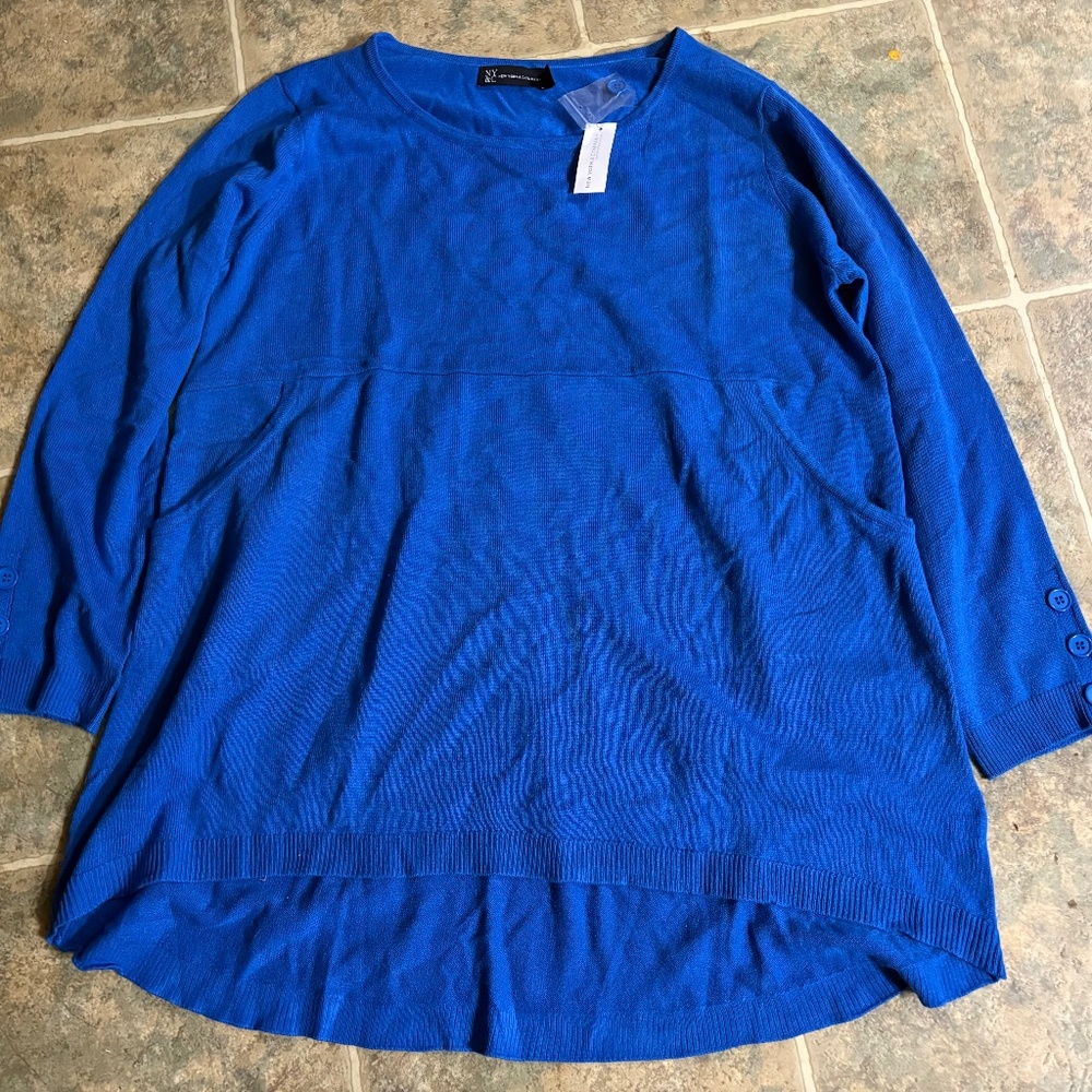 Ladies New York and Company pullover shirt size XL blue